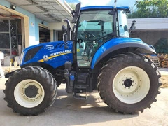 Trattore  NEW HOLLAND modello T5.100 con 350 ore di lavoro Trattore usato pochissimo, solo per spost