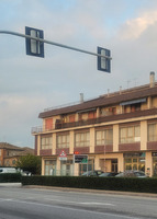 Appartamento 250mq con 4 ampie vetrate sulla strada - 2