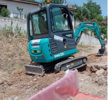 Noleggio con operatore Escavatore 35/17/10 quintali per Lavoro movimento terra scavi