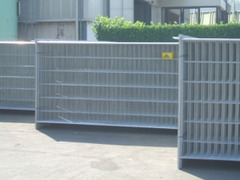 Pannelli Recinzione Temporanea Zincata da Cantiere cm 335x200h con Plinto in Calcestruzzo