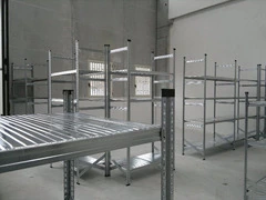 Scaffalatura industriale a ripiani lunghezza 6 metri , altezza 2,00 mt, profondità 50 cm  con 4 ripi - 4