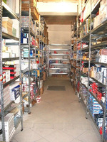 Scaffalatura industriale a ripiani lunghezza 9 metri , altezza 2,50 mt, profondità 80 cm  con 5 ripi - 5