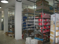 Scaffalatura industriale a ripiani lunghezza 15 metri , altezza 3,00 mt, profondità 60 cm  con 5 rip - 3