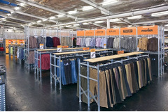 SCAFFALATURA PER ABITI COMPLETA LUNGHEZZA 15 MT , H 2,50 MT, PROF. 60 CM CON 2 LIVELLI DI APPENDERIA - 3