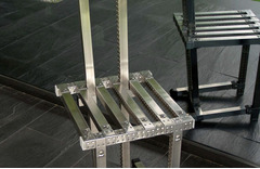 SEDIA A 'V'   IN ACCIAIO INOX