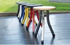 SGABELLO A TRE GAMBE COLORI VARI