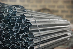 CONF. 10 PZ - PALI PER VIGNETO 'APERTI' 52X35mm -FERRO ZINCATO A CALDO - ALTEZZA: 210 cm - SPESSORE: - 2