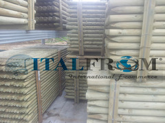 Pali in Legno di Pino Nordico con Punta Torniti Impregnati - Trattati Classe III - Diametro: 4cm - H - 2