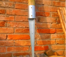 SUPPORTO ZINCATO DI ANCORAGGIO PALO IN LEGNO ø  80 NEL TERRENO - 2