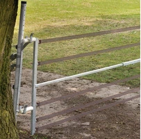 Cancello in Metallo Elettrificabile Regolabile da 2,5 fino a 4,5 m GALLAGHER per Recinzioni Elettric - 2