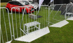 BARRIERA DI SICUREZZA POLICE PER EVENTI  208,8X110h  cm - Confezione da 25 pezzi - 2