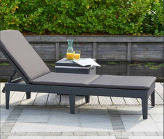 SEDIA SDRAIO IN RATTAN MODELLO RUPIAJ CON CUSCINO 187,5x58x29h