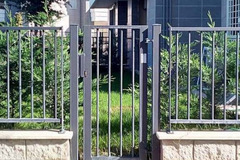 CANCELLO PEDONALE BATTENTE 'PEGASO' ZINCATO A CALDO - MISURA : cm 146,6 X 173 h - 2