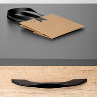 Emuca Lotto di 8 maniglie per mobili Varna, L181mm, interasse 160mm, Zama, Verniciato nero - 3