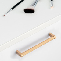 Emuca Lotto di 5 maniglie per mobili Bergen, L173mm, interasse 160mm, Alluminio, Verniciato oro - 2