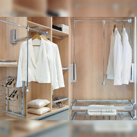 Emuca Appendiabiti per armadio Hang, larghezza regolabile 600-830 mm, Acciaio e Tecnoplastica, Croma - 3