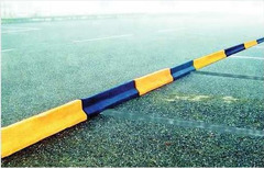 Cordolo Multifunzione in Gomma Colore Giallo o Nero cm100x18x15h - 2