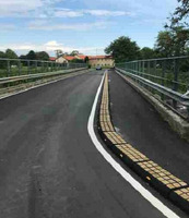 Cordolo Separatore di Corsia 'Biker' in Gomma Riciclata con Inserti Rifrangenti e 24 Blocchetti in C - 3