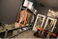 SCAFFALATURA PER ABITI COMPLETA LUNGHEZZA 9,00 MT , H 200 CM , PROF, 40 CM CON 2 LIVELLI DI APPENDER - 4