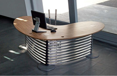 SCRIVANIA “BOOMERANG”  IN ACCIAIO INOX CON PIANALE MAXI