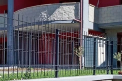 CANCELLO PEDONALE BATTENTE 'VULCANO'  ZINCATO E VERNICIATO - MISURA : cm 146,6 X 173 h - 2