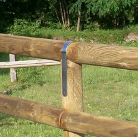 Mezzi Pali in Legno di Pino Nordico Torniti Impregnati- Trattati Classe III - Diametro: 8cm - H150cm - 2