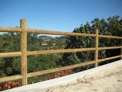 Pali in Legno di Pino Nordico Torniti Impregnati con 3 Fori- Trattati Classe III - Diametro: 12cm - H150cm - 3