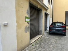 Affittasi Locale 45mq uso garage (si valuta affitto anche ristrutturato ideale per uso commerciale) - 4