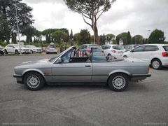 BMW 320i Cabrio L - 38