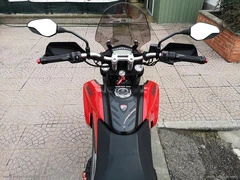 DUCATI Hyperstrada 939 - 6