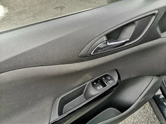 OPEL Corsa 1.2 Coupé b-Color - 15