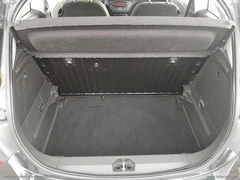 OPEL Corsa 1.2 Coupé b-Color - 28