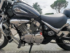 SUZUKI VL Intruder 250 - 14
