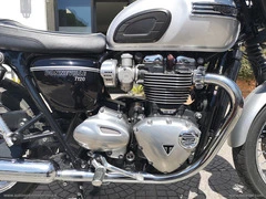 TRIUMPH Bonneville T 120 - 18