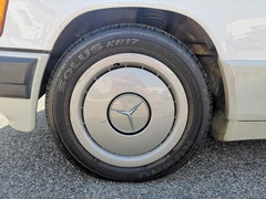 MERCEDES-BENZ 190 1.8 E - 33