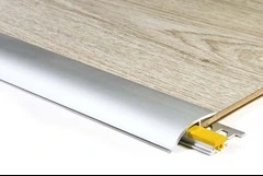 SOGLIA DI DISLIVELLO - PROFILI DI FINITURA ARGENTO PER PAVIMENTI VINILICO SPC Misure 30X7X2700 MM - 2